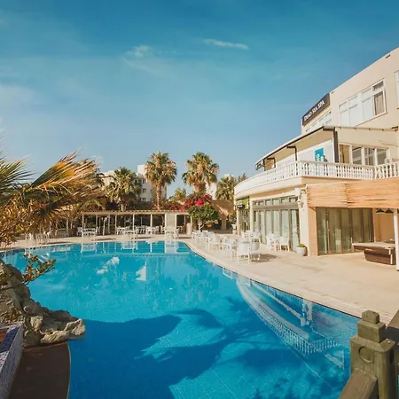 Luxury Two Bedroom In Caesar & Spa, Long Apartment