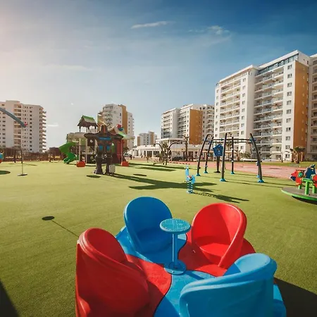 Apartment Luxury Two Bedroom In Caesar & Spa, Long