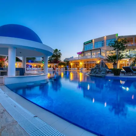 Luxury Two Bedroom In Caesar & Spa, Long Apartment
