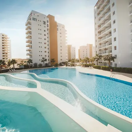 Luxury Two Bedroom In Caesar & Spa, Long Apartment