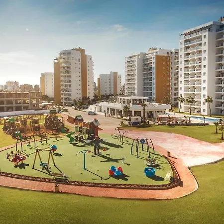 Apartment Luxury Two Bedroom In Caesar & Spa, Long